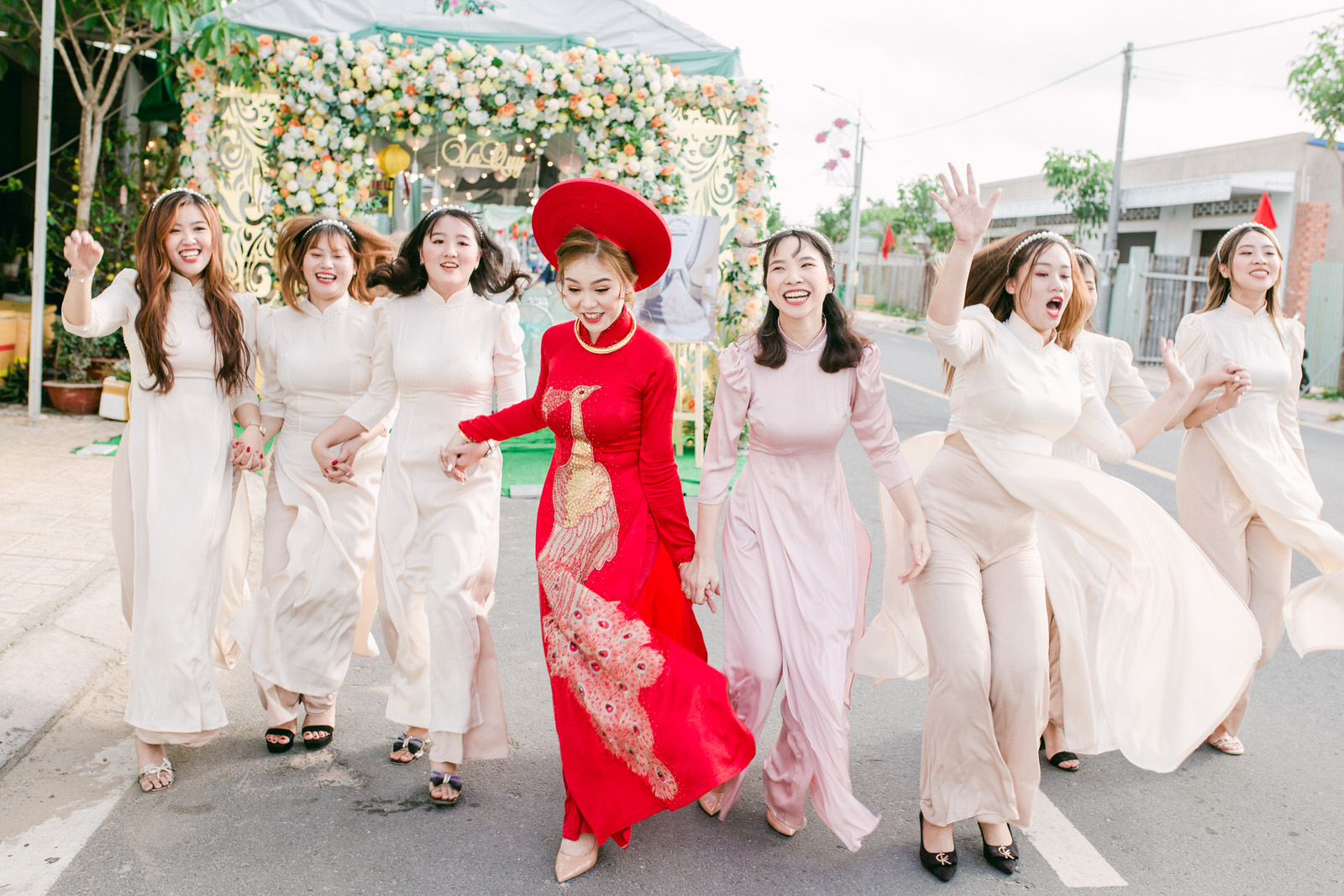 Phong su cuoi go cong
