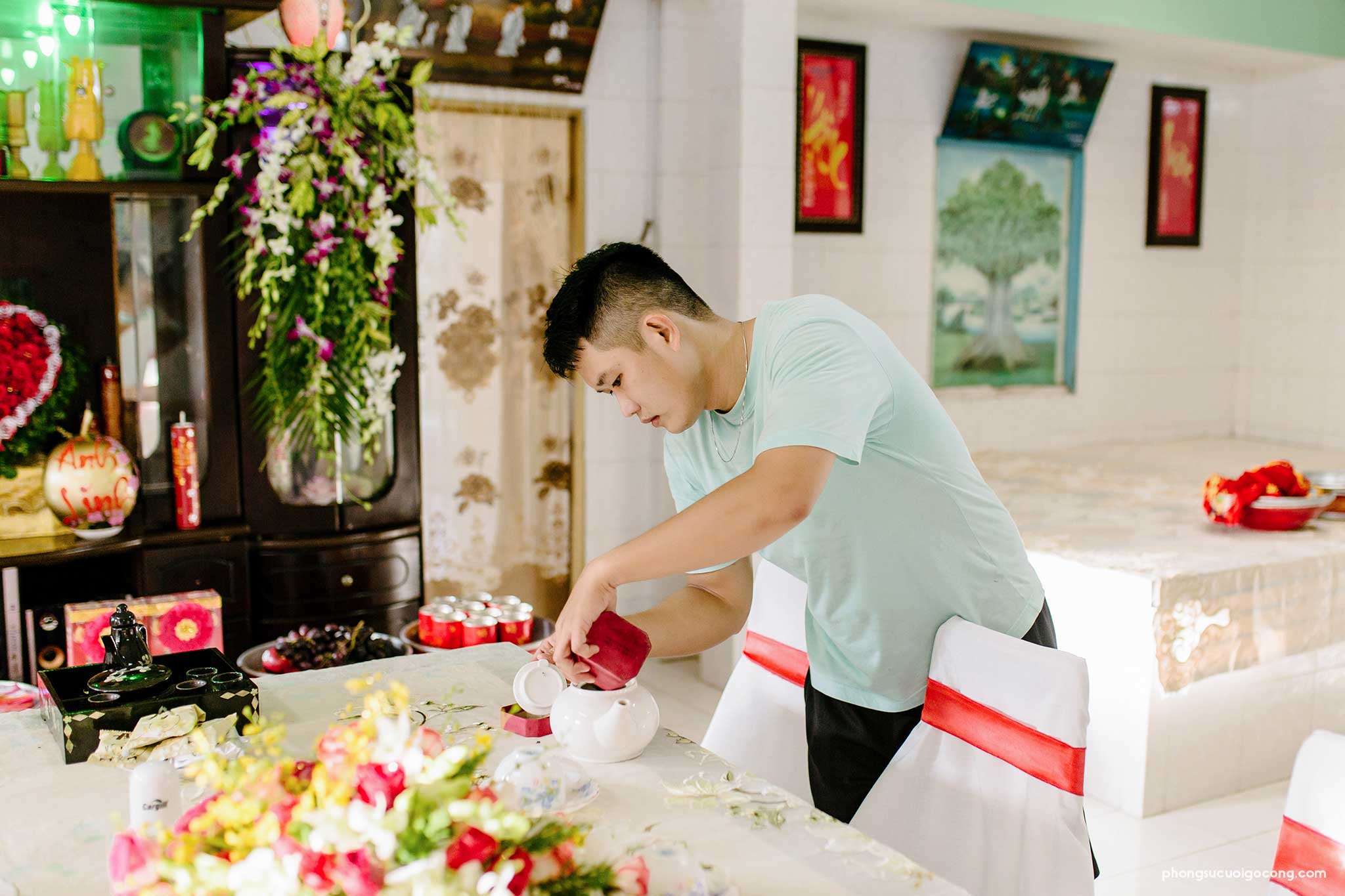 Phong su cuoi go cong