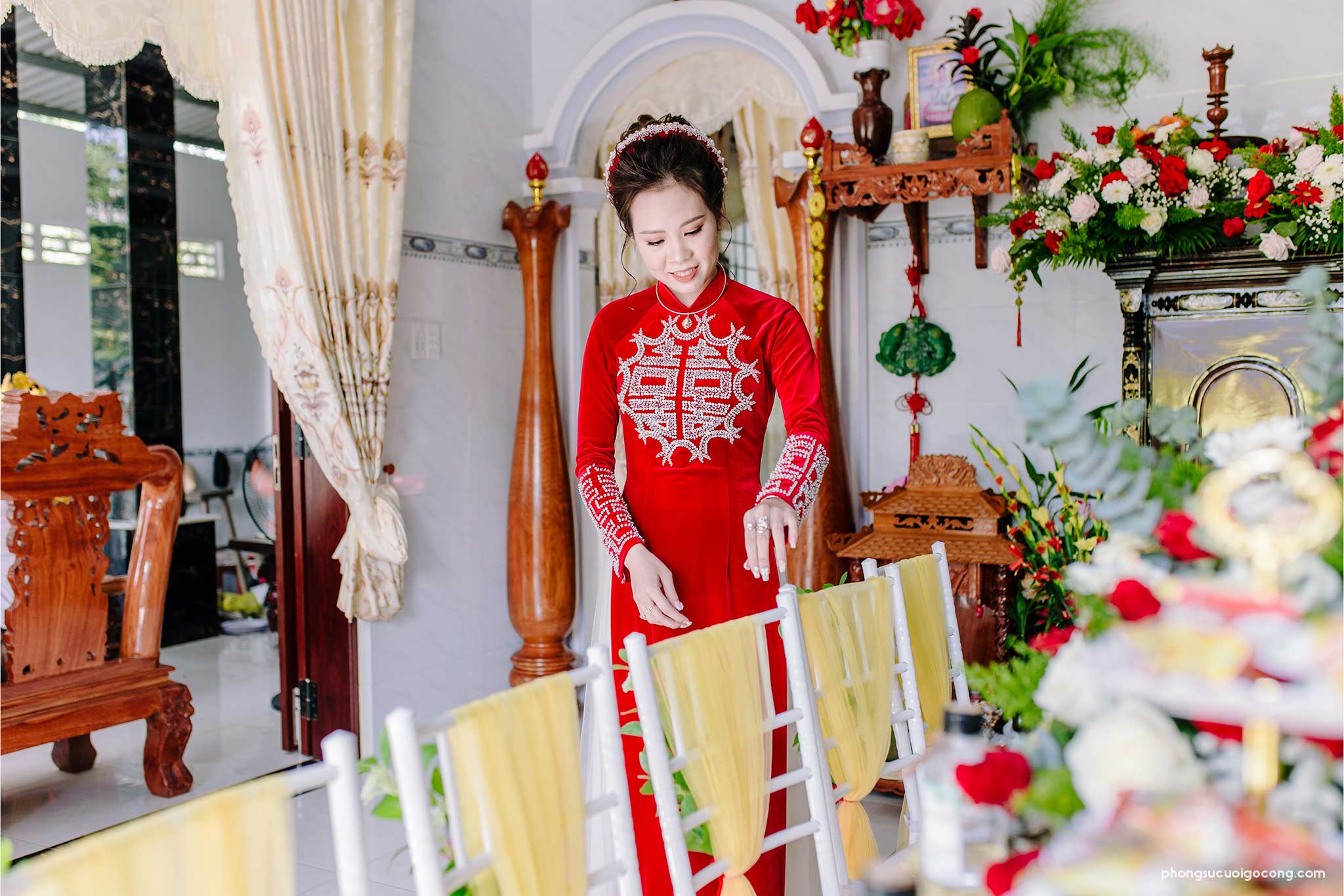 Phong su cuoi go cong