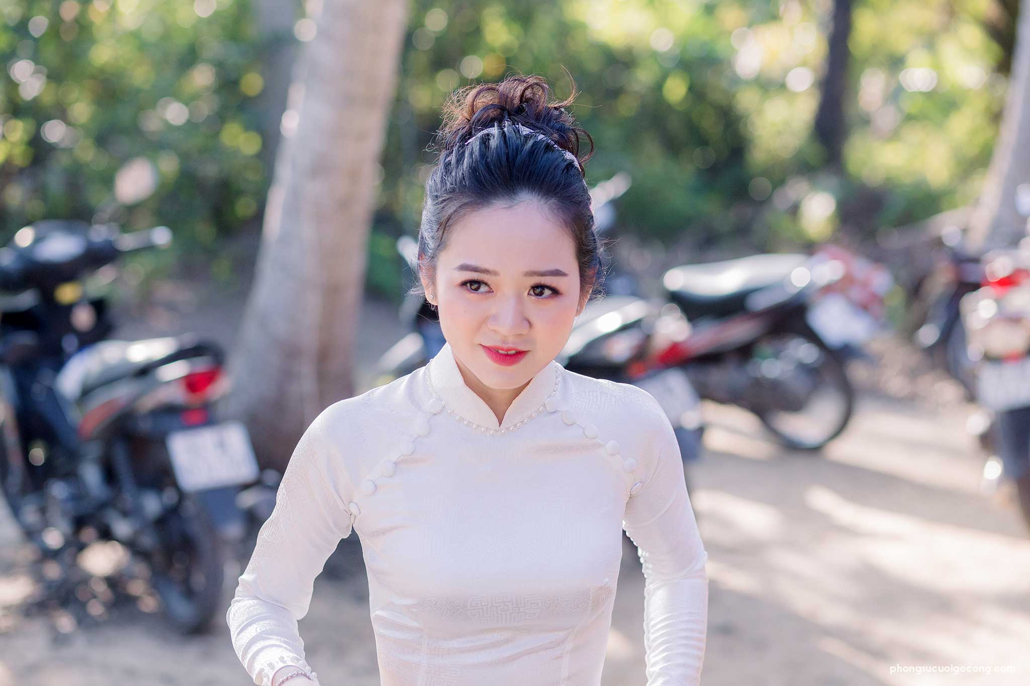Phong su cuoi go cong